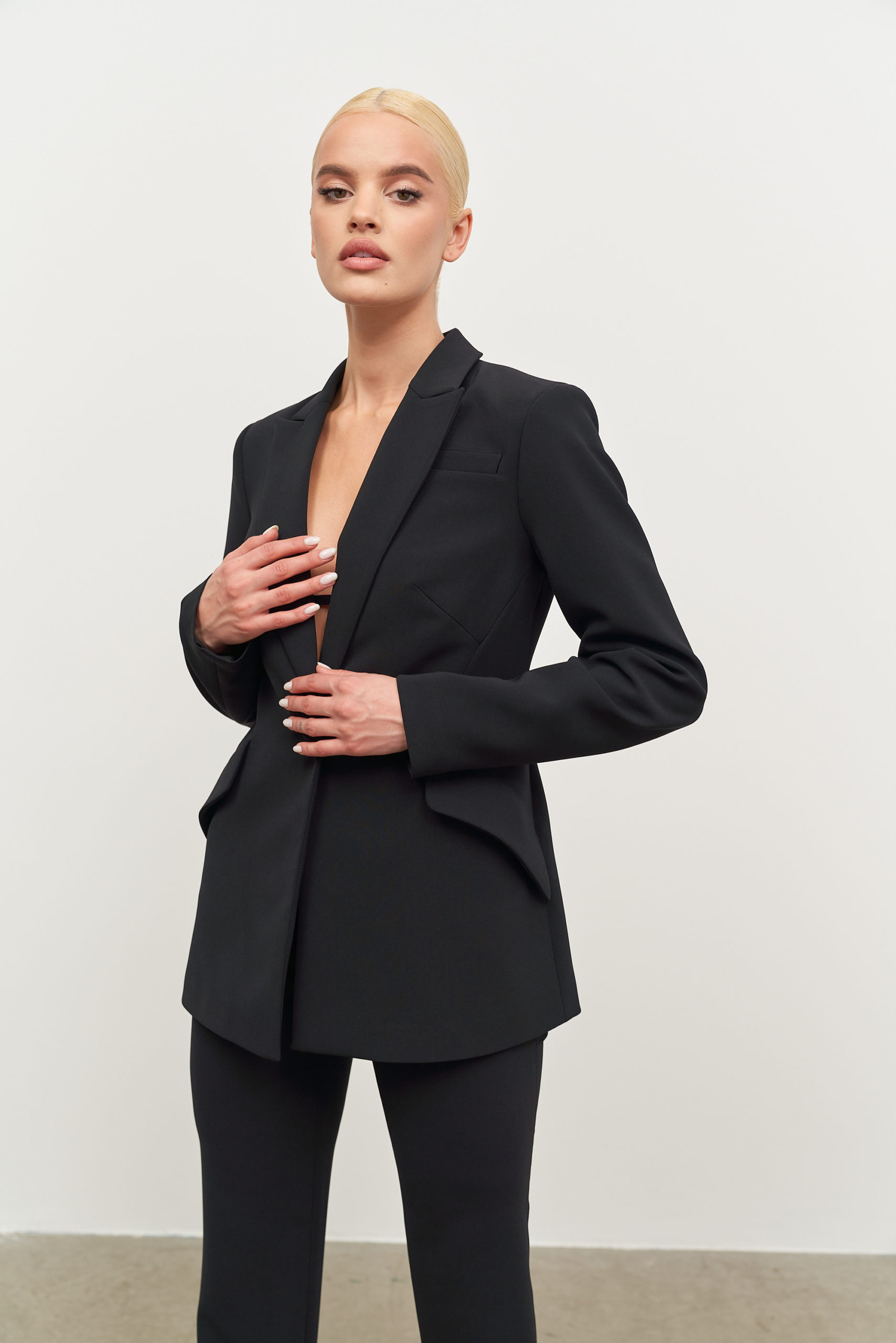 Waisted crepe blazer - BLACK 